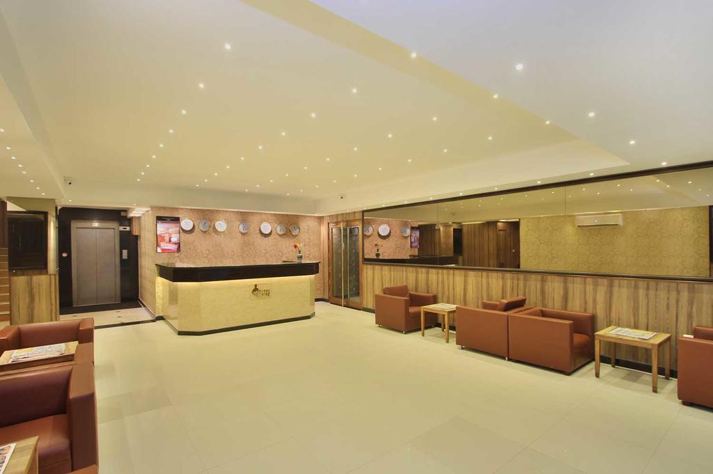Empire International Church Street Bangalore Esterno foto